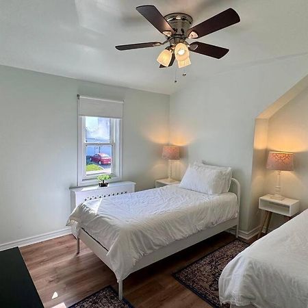Near The Falls Two Bedroom - 5 Min Walk To Clifton Niagara Falls Exteriör bild